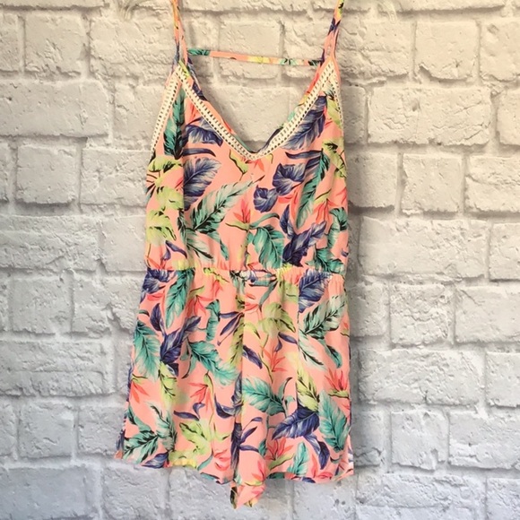 Floral summer Romper NWT - Picture 1 of 5